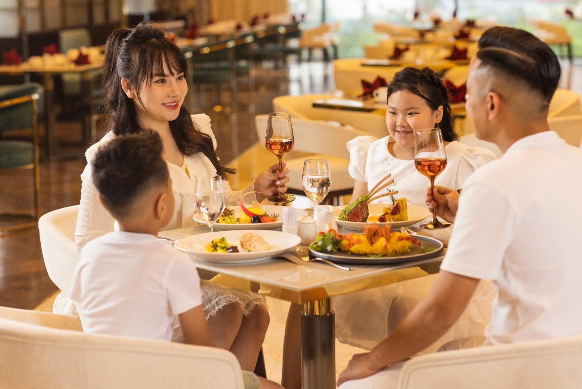 Radisson Blu Ha Long Bay Hotel Exterior photo