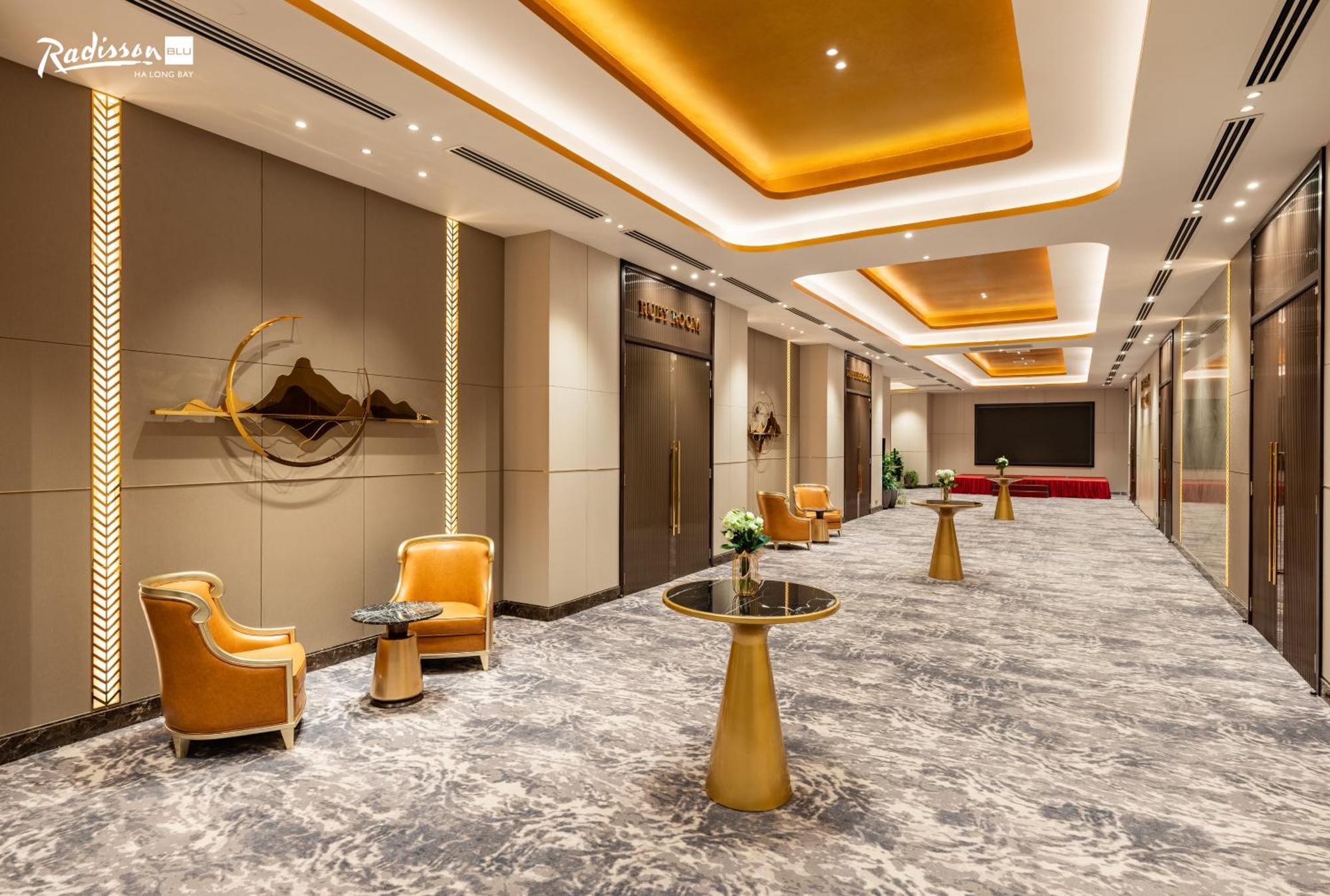 Radisson Blu Ha Long Bay Hotel Exterior photo
